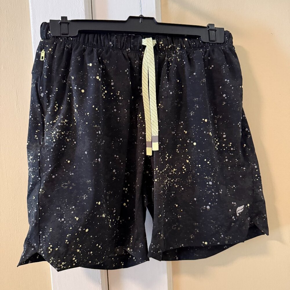 Fabletics  The One Short 7” - size small